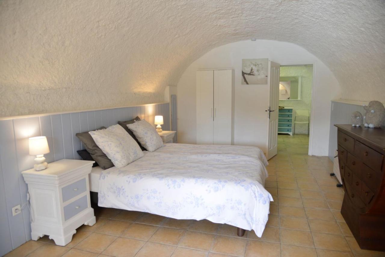Au Grand Bonheur Bed & Breakfast Besseges Exterior photo
