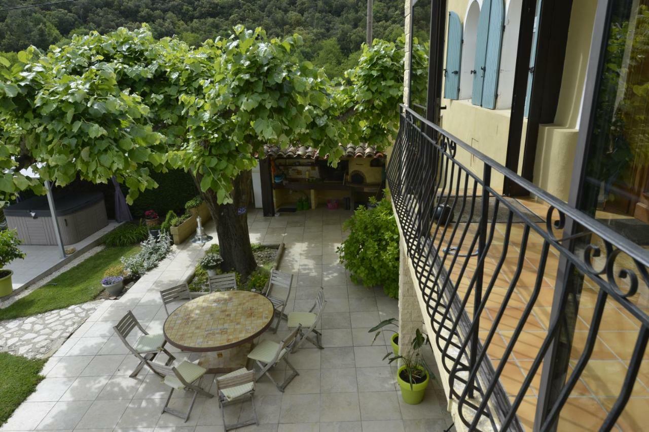 Au Grand Bonheur Bed & Breakfast Besseges Exterior photo